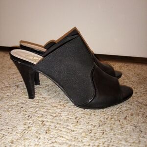 OK heels women's size 8.5M